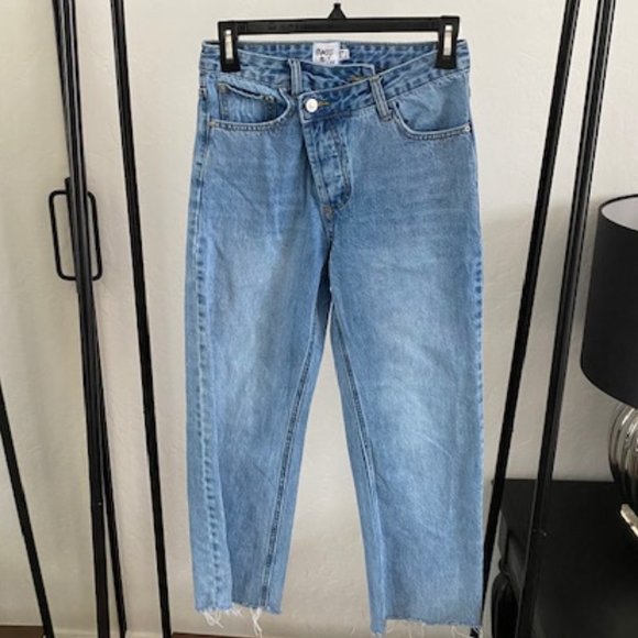 Cropped Holly asymmetric Jeans - Picture 4 of 10